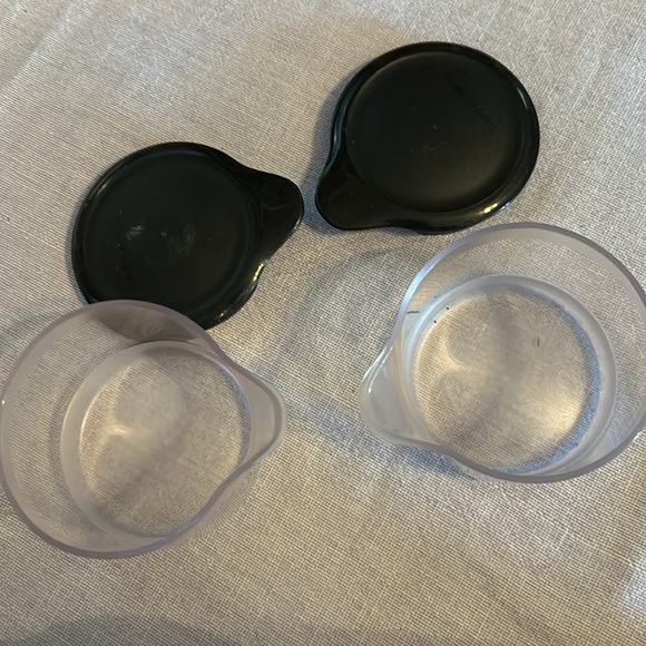 Tupperware carafe & accessories - Picture 9 of 9